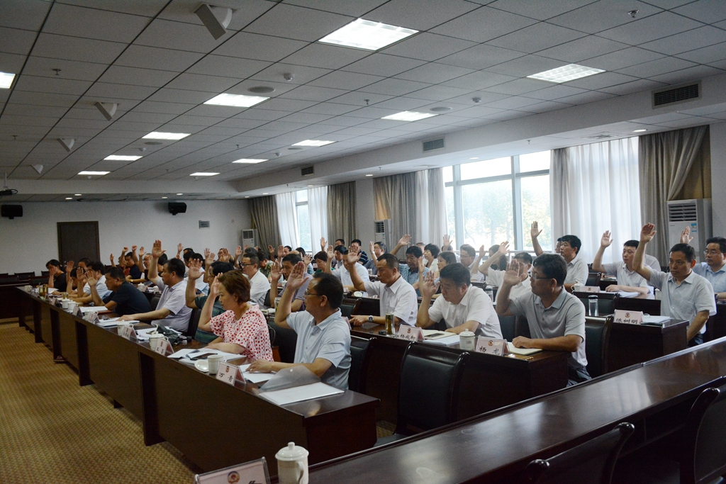 举手表决_副本.jpg 举手表决_副本.jpg